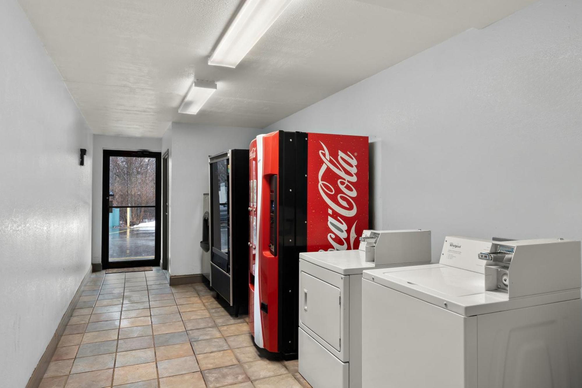 Americas Best Value Inn Bangor Extérieur photo