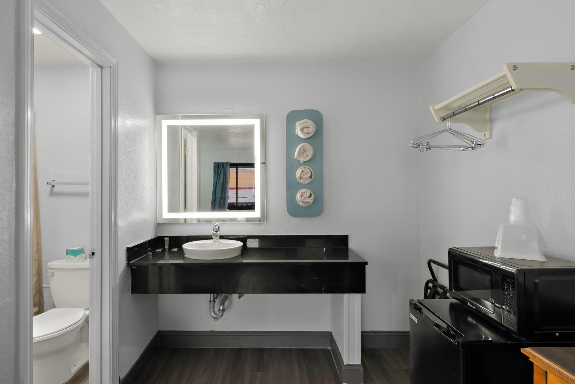 Americas Best Value Inn Bangor Extérieur photo