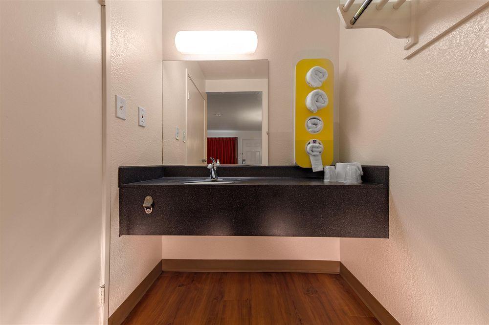 Americas Best Value Inn Bangor Extérieur photo