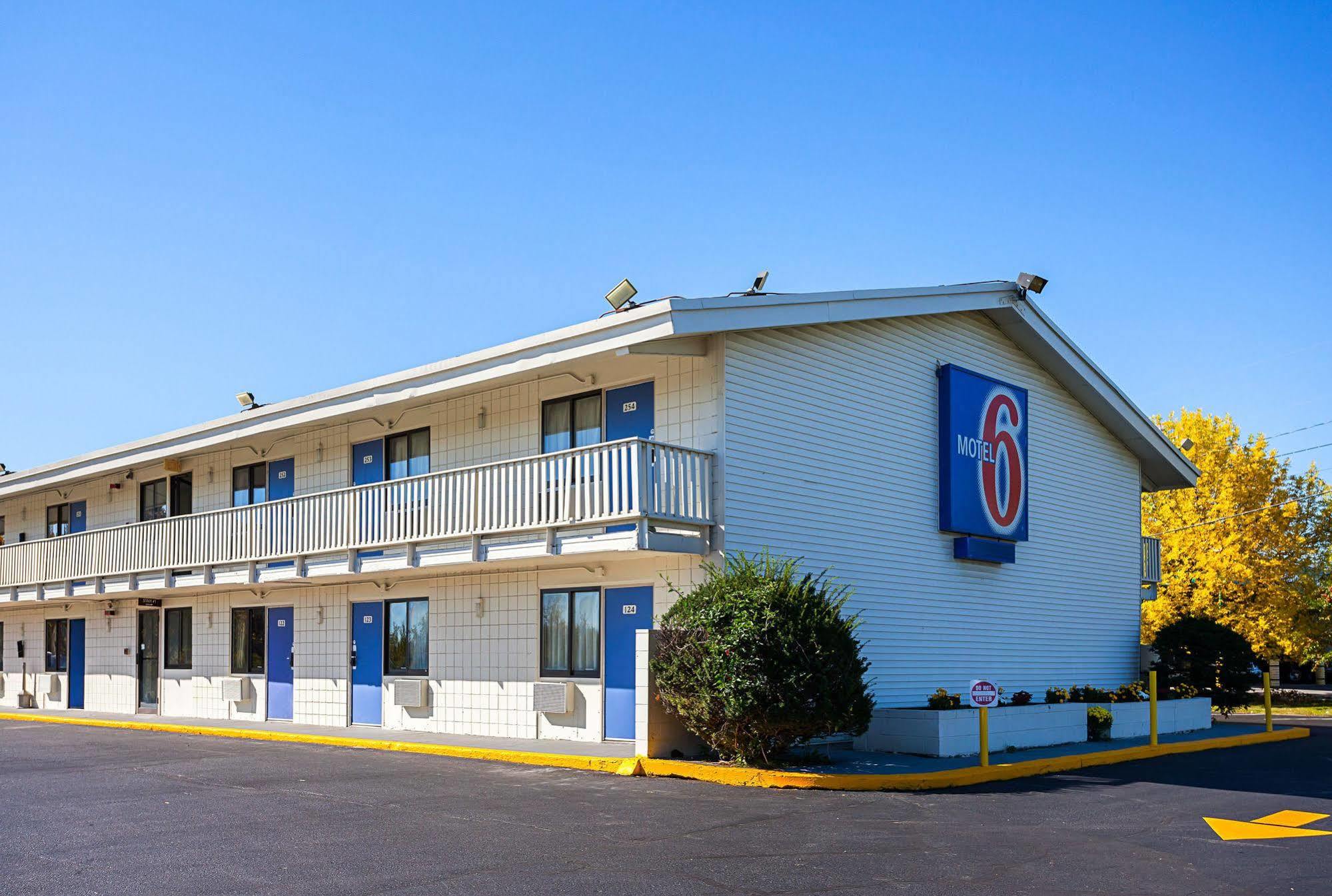 Americas Best Value Inn Bangor Extérieur photo